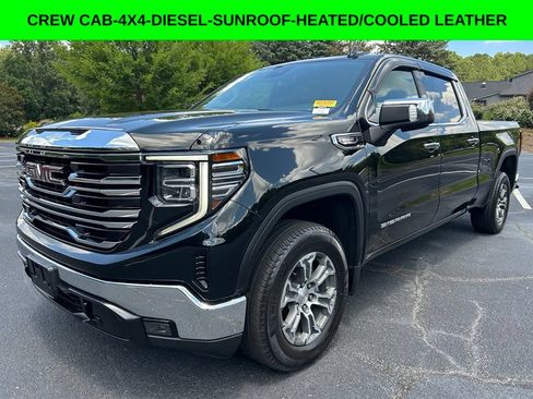 Used 2022 GMC Sierra 1500 SLT w/ SLT Convenience Package AWD/4WD image 1