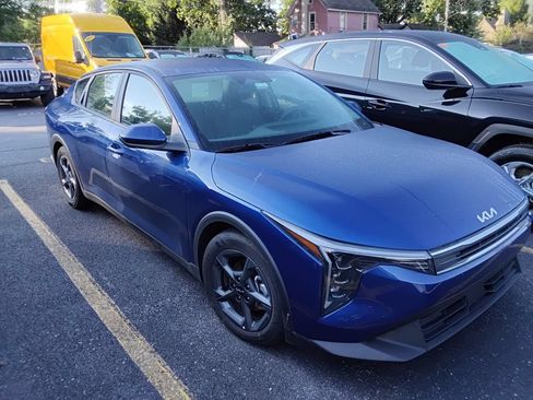 Used 2025 Kia K4 FWD image 11