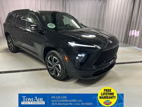 Used 2025 Buick Enclave Sport Touring image 1