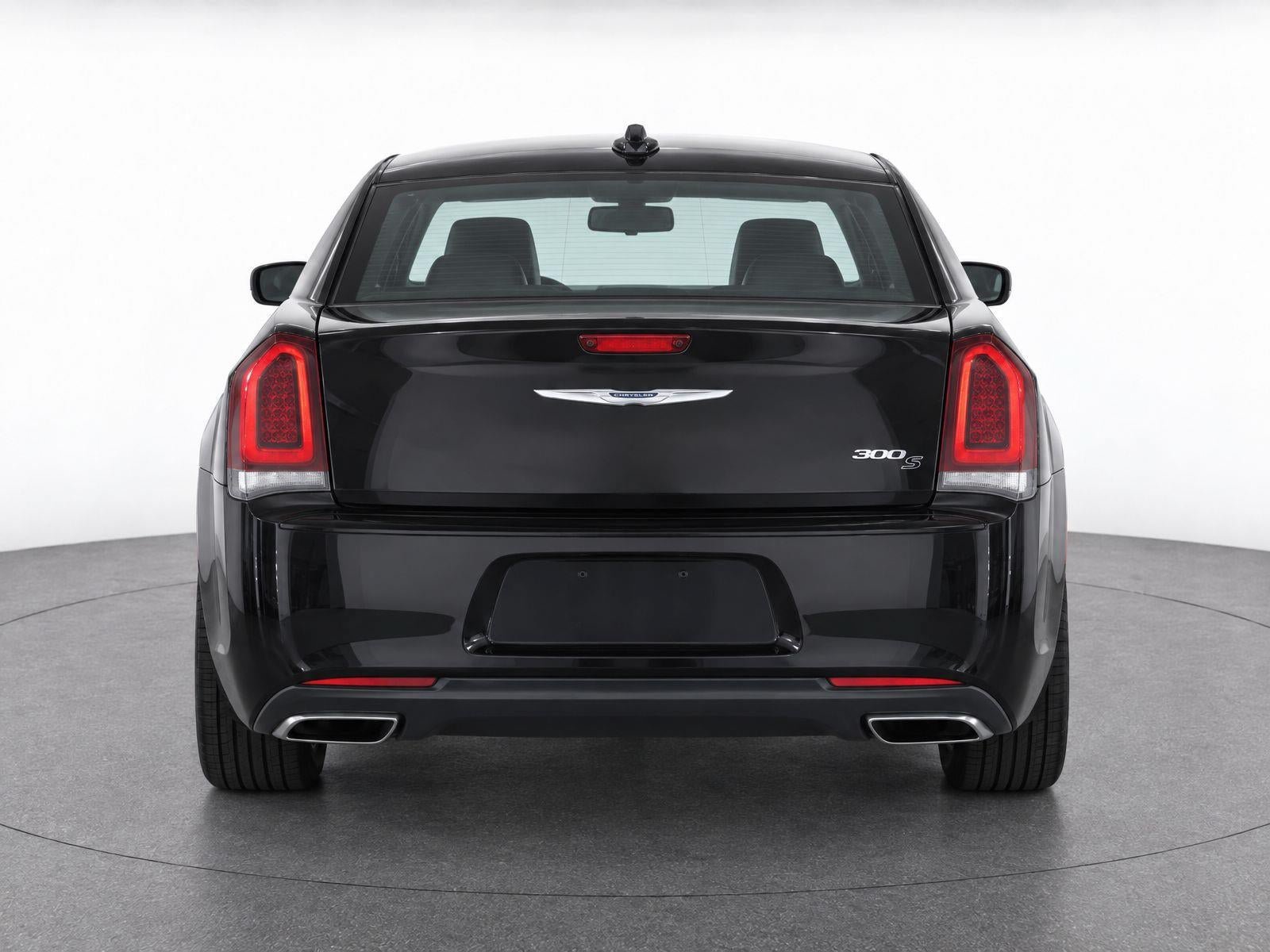 Used 2019 Chrysler 300 S RWD image 7