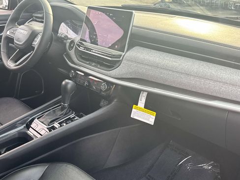 Used 2023 Jeep Compass Latitude w/ Sun and Sound Group image 30