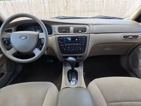 Used 2005 Ford Taurus SE image 21