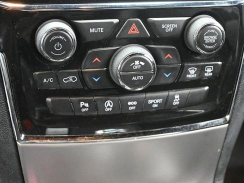 Used 2021 Jeep Grand Cherokee Laredo X image 19