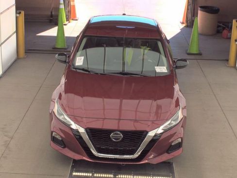 Used 2022 Nissan Altima 2.5 SR image 2