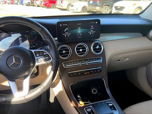 Used 2021 Mercedes-Benz GLC 300 4MATIC image 6