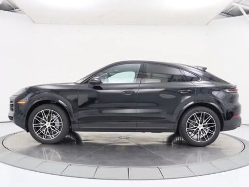Used 2024 Porsche Cayenne Coupe w/ Premium Package Plus AWD/4WD image 2