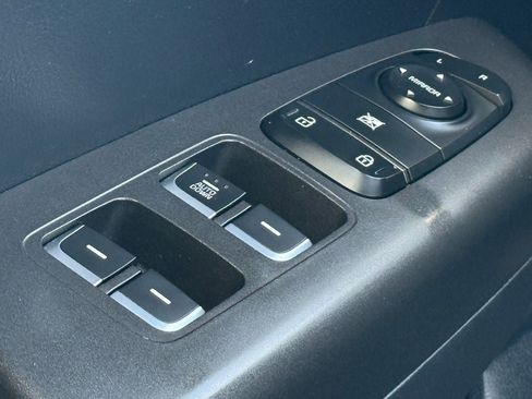 Used 2019 Kia Sportage LX image 17