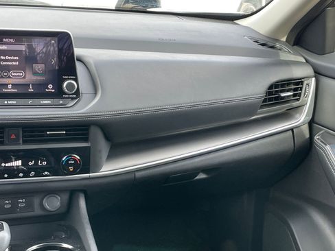 Used 2025 Nissan Rogue SV image 37