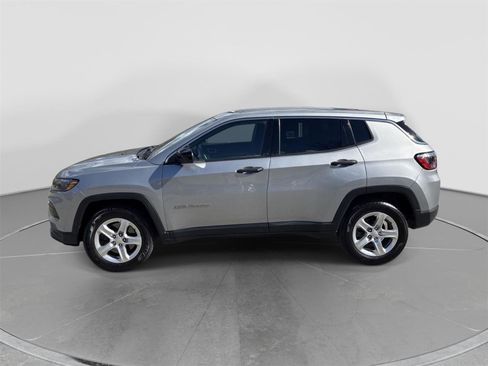 Used 2023 Jeep Compass Sport AWD/4WD image 2