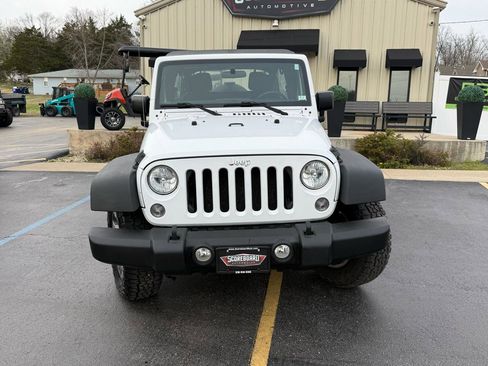 Used 2015 Jeep Wrangler Unlimited Sport image 8
