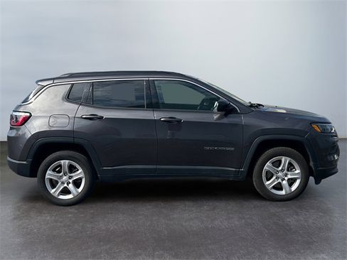 Used 2023 Jeep Compass Latitude w/ Convenience Group image 6