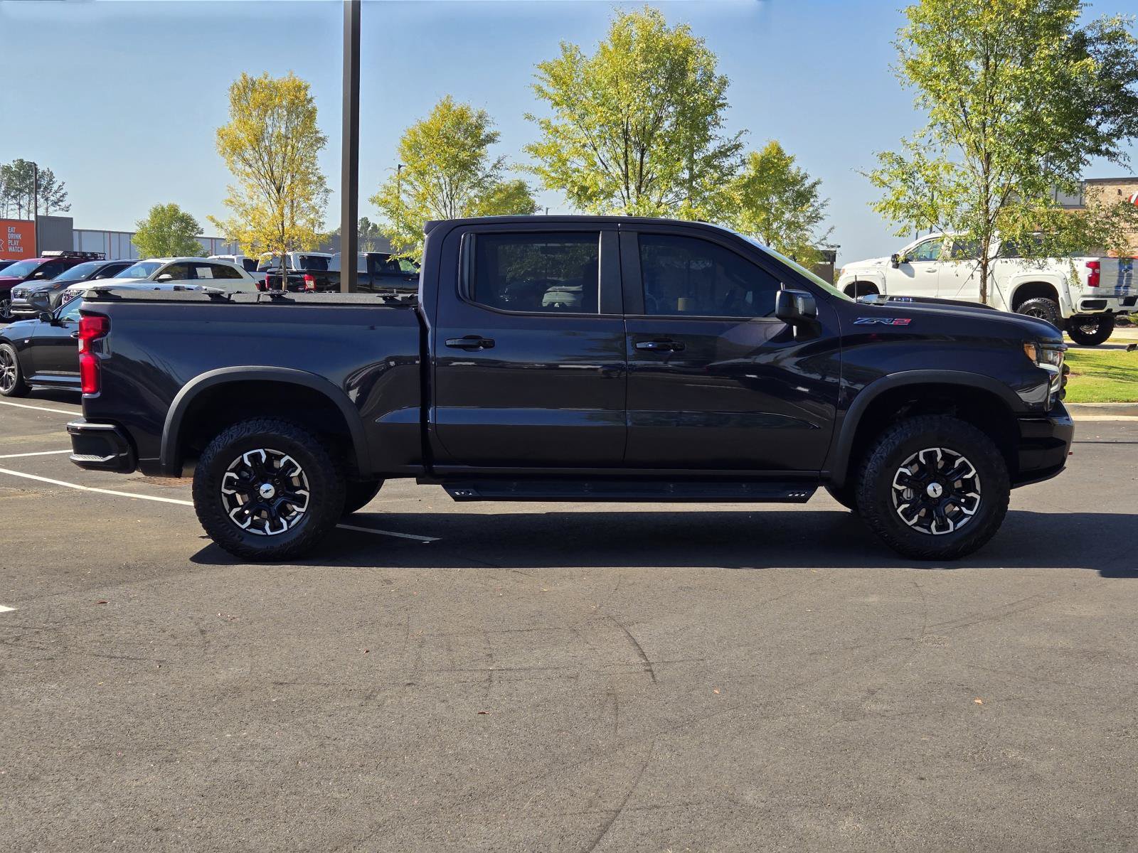 Used 2023 Chevrolet Silverado 1500 ZR2 w/ Technology Package AWD/4WD image 8