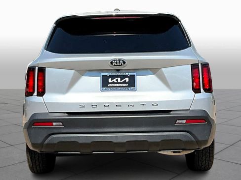 Certified 2021 Kia Sorento LX image 5