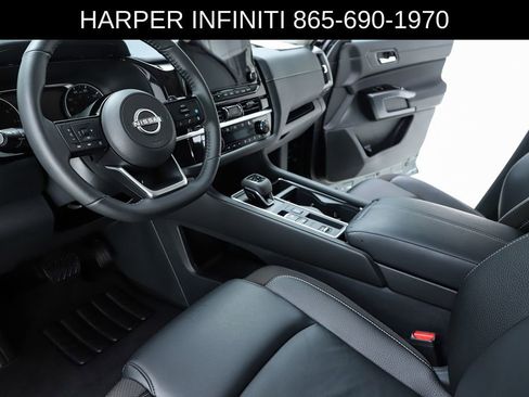 Used 2025 Nissan Pathfinder SL image 58