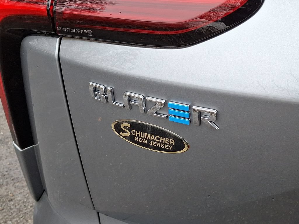Used 2025 Chevrolet Blazer EV LT AWD/4WD image 31