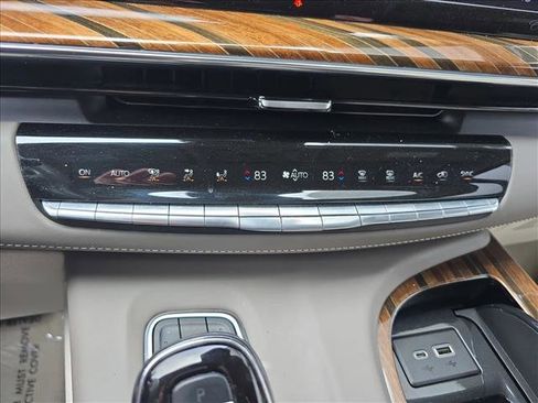 Used 2023 Cadillac Escalade Premium Luxury Platinum image 22