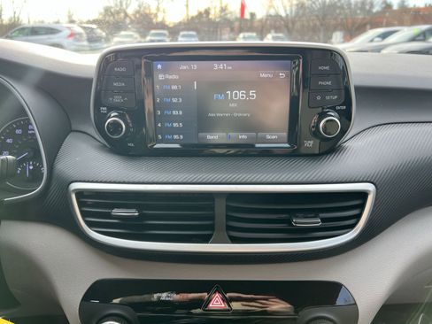 Used 2019 Hyundai Tucson SE image 17