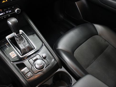 Used 2021 MAZDA CX-5 Touring FWD image 17
