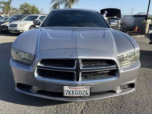 Used 2014 Dodge Charger SE RWD image 9