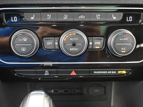 Used 2020 Volkswagen Atlas Cross Sport SEL Premium R-Line AWD/4WD image 18