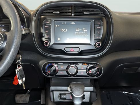 Used 2021 Kia Soul LX FWD image 16