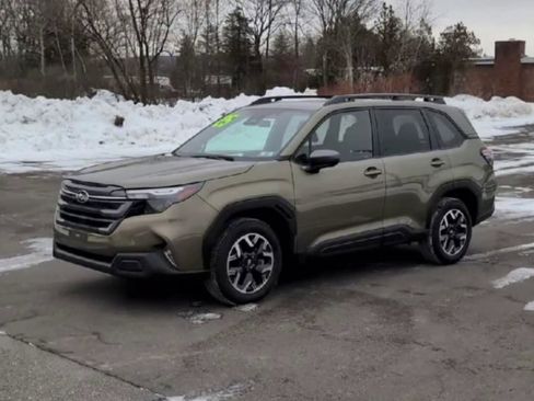 Certified 2025 Subaru Forester Premium image 4