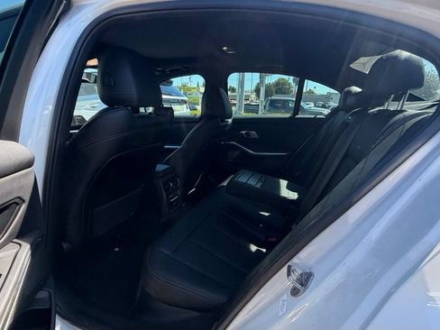 Used 2022 BMW 330i Sedan w/ M Sport Package RWD image 7