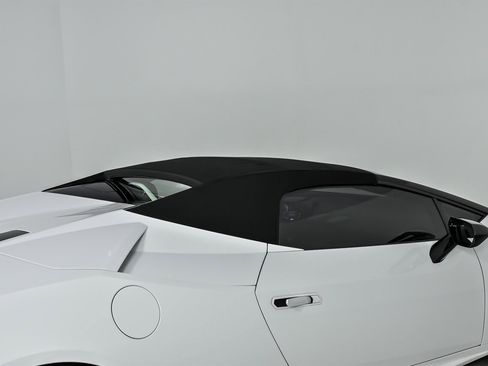 Used 2018 Lamborghini Huracan LP 580-2 image 16