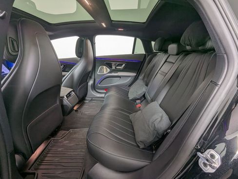 Used 2022 Mercedes-Benz EQS 580 4MATIC Sedan image 14