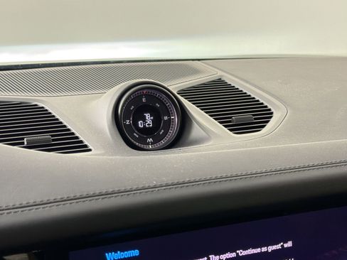 Certified 2025 Porsche Cayenne GTS AWD/4WD image 23