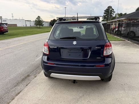 Used 2011 Suzuki SX4 AWD Hatchback image 6