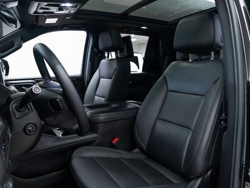 Used 2022 Chevrolet Tahoe Z71 w/ Z71 Off-Road Package image 19