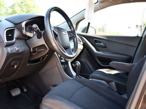 Used 2017 Chevrolet Trax LS FWD image 14