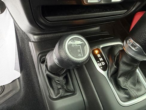 Used 2022 Jeep Wrangler Unlimited Sport image 39