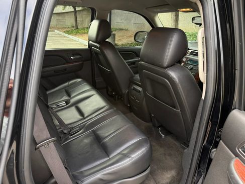 Used 2013 Chevrolet Tahoe LT RWD image 40