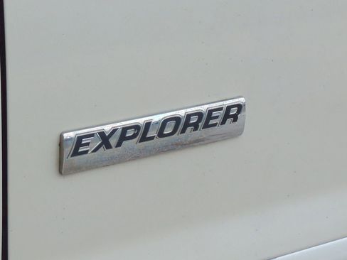 Used 2006 Ford Explorer Limited image 13
