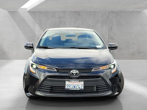 Used 2025 Toyota Corolla LE image 2