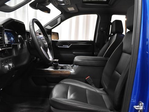 Used 2024 GMC Sierra 1500 Elevation w/ Elevation Premium Package AWD/4WD image 8