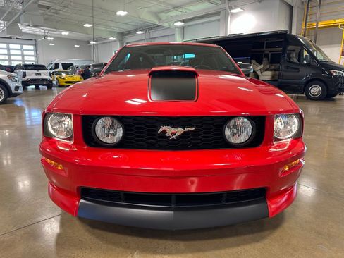 Used 2007 Ford Mustang GT Premium RWD image 2
