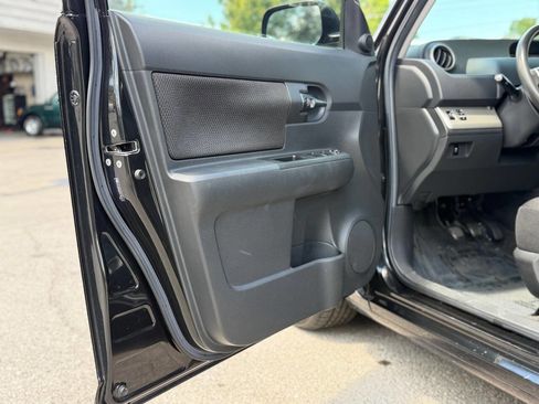 Used 2009 Scion xB FWD image 35