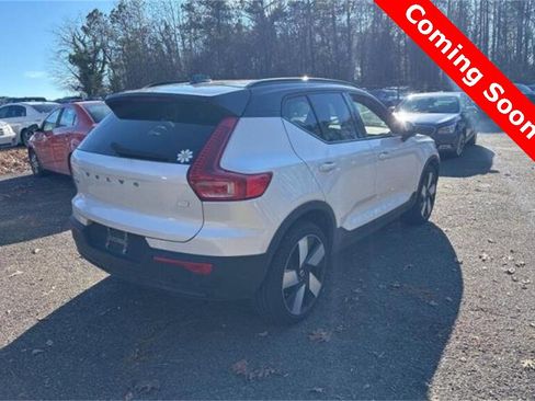 Used 2023 Volvo XC40 Recharge Ultimate image 2
