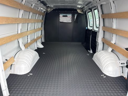 Used 2024 Chevrolet Express 2500 w/ Driver Convenience Package image 19
