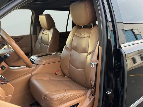 Used 2017 Cadillac Escalade Platinum AWD/4WD image 13