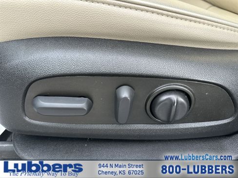 Used 2022 Chevrolet Traverse Premier image 12