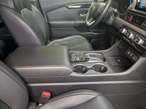 Used 2024 Honda Pilot Touring image 25