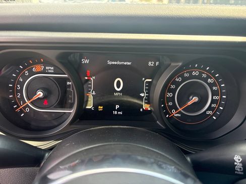 New 2026 Jeep Wrangler Unlimited Sahara w/ Whitecap Package AWD/4WD image 22