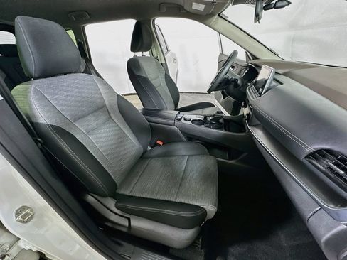 Used 2023 Nissan Rogue SV AWD/4WD image 12