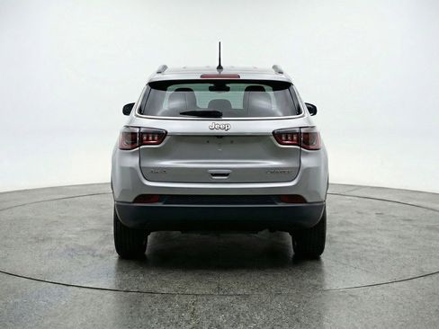 Used 2025 Jeep Compass Latitude image 7