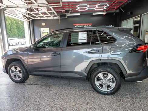 Used 2025 Toyota RAV4 XLE AWD/4WD image 2