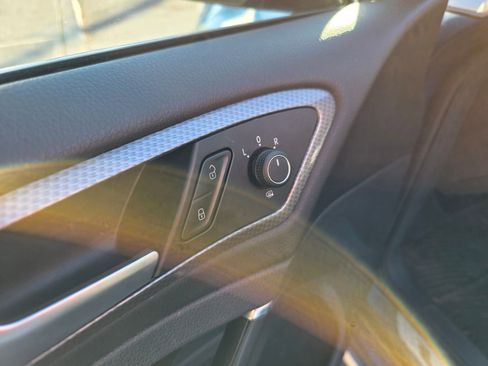 Used 2017 Volkswagen Golf Alltrack S image 10